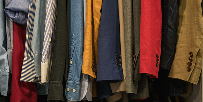 Getrocknete Zitronenschalen beugen Kleidermotten vor und verscheuchen sie aus Deinem Kleiderschrank