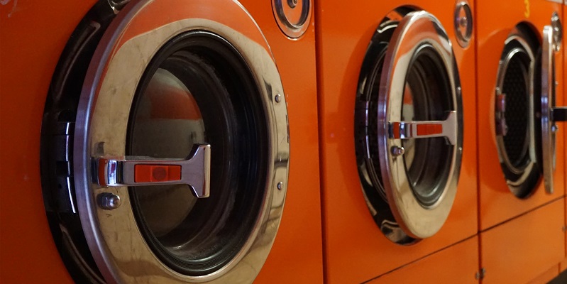 Probleme der Waschmaschine können den Gestank von Wäsche auslösen